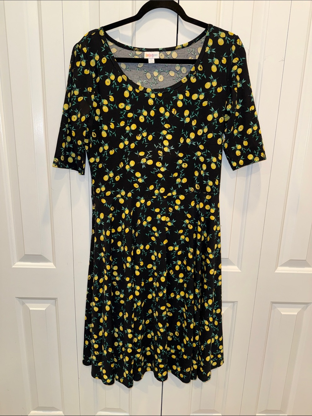 LuLaRoe Black Midi Dress with Yellow Lemon Print‎